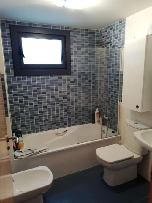 Habitacion En Piso Compartido Cerca De Playa De Samil Vigo Zewnętrze zdjęcie