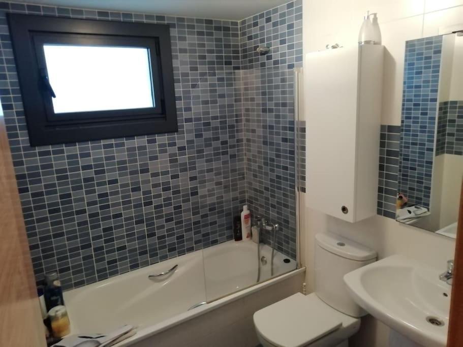 Habitacion En Piso Compartido Cerca De Playa De Samil Vigo Zewnętrze zdjęcie